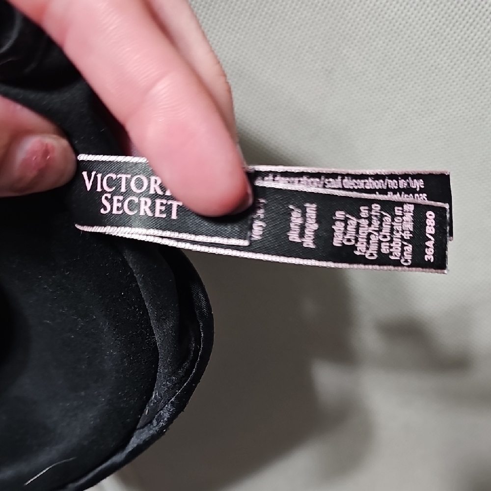 Victoria's Secret Black Strappy Bra - Picture 2 of 5